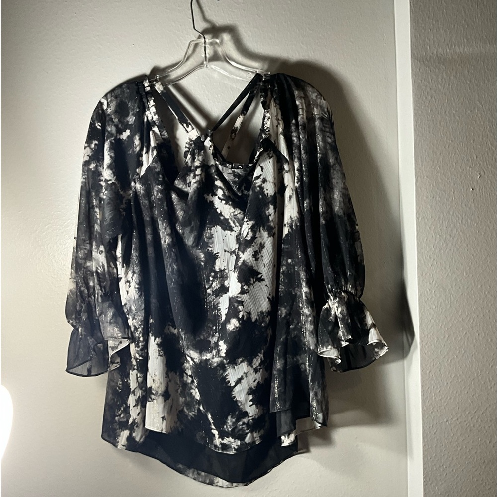 Black and white off the shoulder 3/4 sleeve blouse